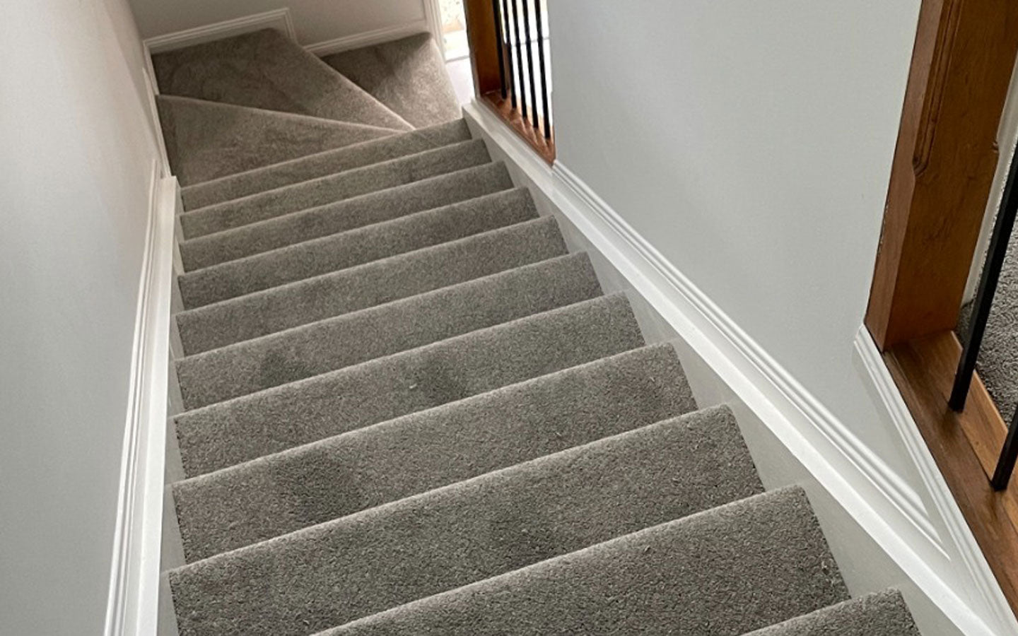 Stylish and Safe Carpet Staircase Installation